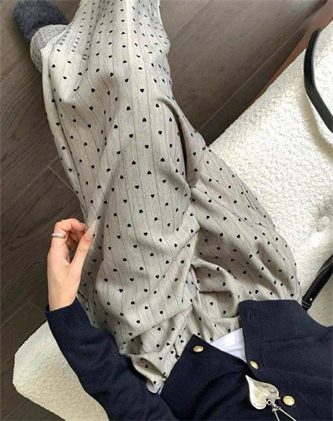 Quần thun họa tiết - size M
