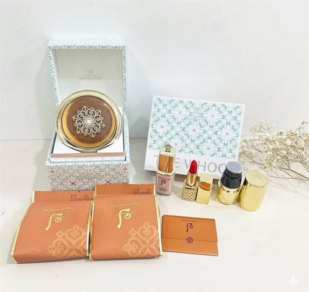 THE WHOO - Cushion Hoa Hiên tông #21 - Tặng 2 lõi - Phiên Bản Giáng Sinh 2025 - EXP 202809