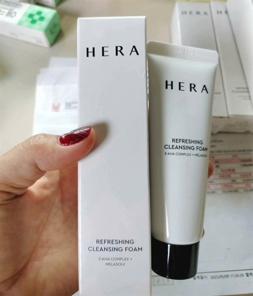 MINI SRM Hera Refreshing Cleansing Foam 50ml - EXP 2028