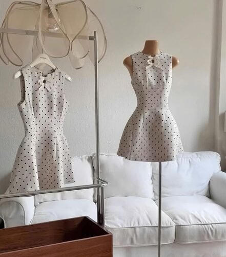 Đầm Chữ A Chấm Bi Nơ Size L