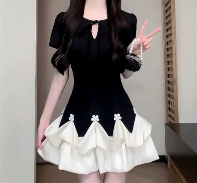 Đầm thiết kế phối tùng thắt nơ xinh đính hoa