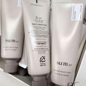 98bf82530bb8417a889b63dccd71af18 SUM37 - Kem dưỡng tay Scented Hand Cream Woody & Herbal - 70ml