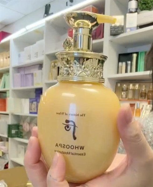 TÁCH SET - Dưỡng Body Whoospa Essential Moisturizer 220ml - EXP 2029.04