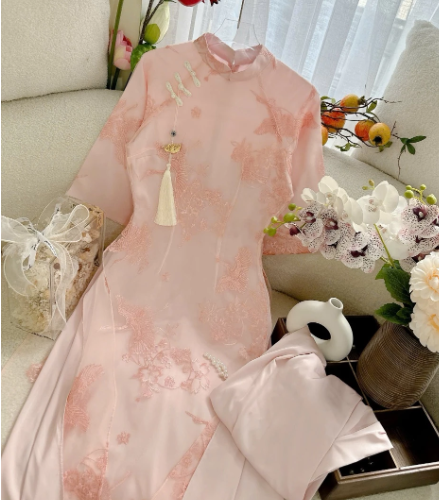 f6078775b219434baa9902a6c3bede53 Set Áo Dài Thêu Hạc Phối Nút Tàu Tay Lửng